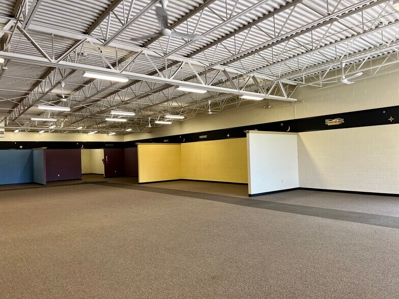 More Photos Of 2850 N Market St, Shreveport Freestanding For Sale