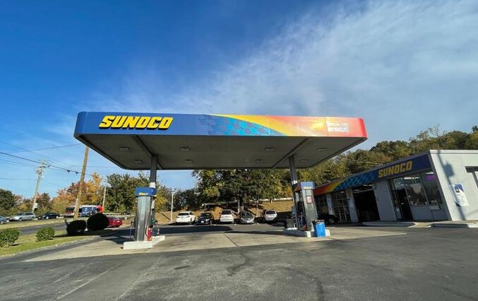 Primary Photo Of 5803 Annapolis Rd, Bladensburg Service Station For Sale