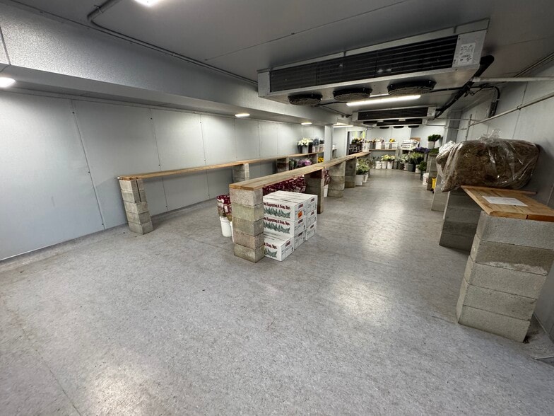 More Photos Of 2820 Broadmoor Ave, Concord Office For Sale