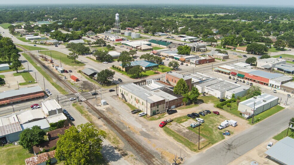 More Photos Of 1116 Austin St, Hempstead Storefront Retail Office For Sale