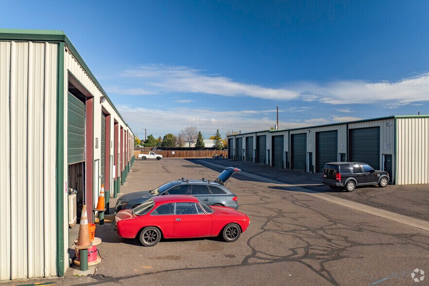 More Photos Of 6232 Beach St, Denver Warehouse For Lease