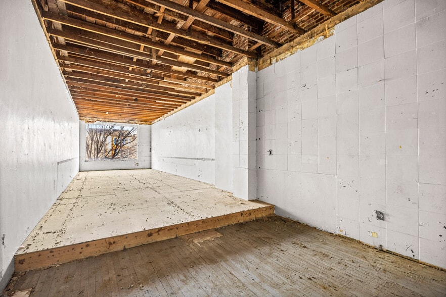 More Photos Of , Baltimore Unknown For Sale