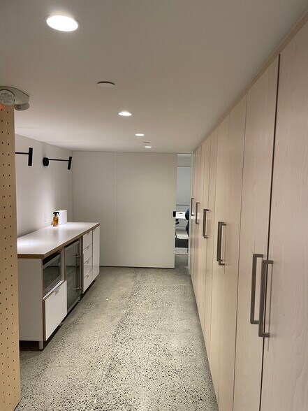 More Photos Of 939 Hastings St E, Vancouver Flex For Sale