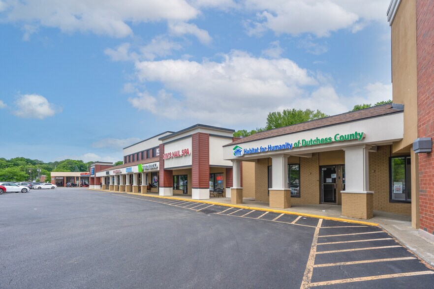 More Photos Of 1816-1840 South Rd, Poughkeepsie Supermarket For Sale