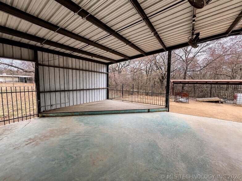 More Photos Of 5268 S Highway 377, Kingston Bar For Sale