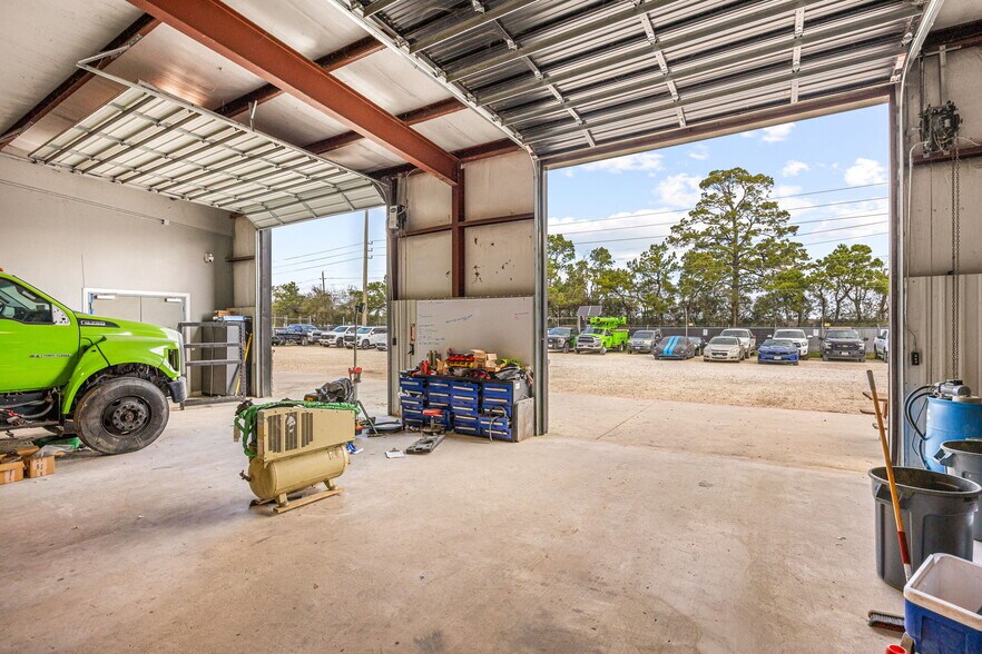 More Photos Of 15720 Garrett Rd, Houston Industrial For Sale