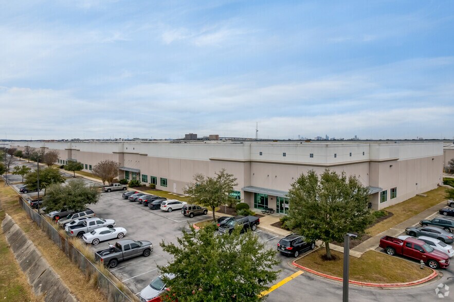 More Photos Of 2301 E St Elmo Rd, Austin Warehouse For Lease