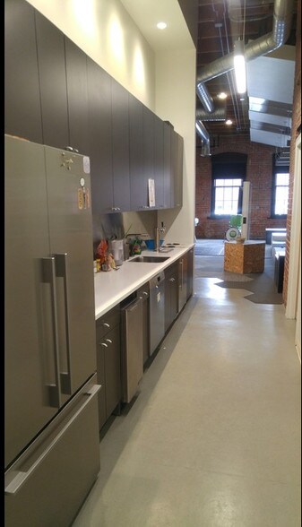 More Photos Of 210 W 19th Ter, Kansas City Office For Lease