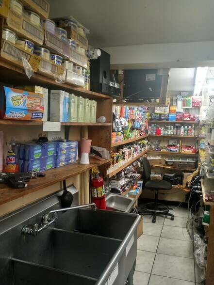 More Photos Of 17 Spring St, Trenton General Retail For Sale