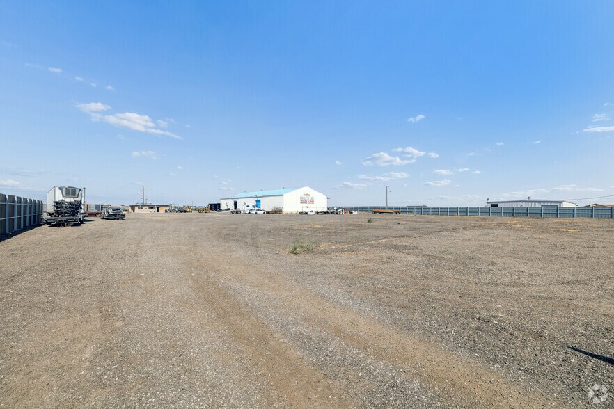 More Photos Of 45761 Division St, Lancaster Warehouse For Sale