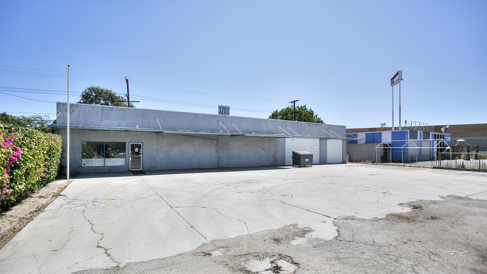 Primary Photo Of 1701 N San Fernando Blvd, Burbank Storefront Retail Office For Lease