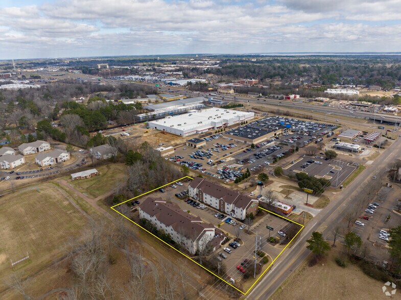 More Photos Of 572 E Beasley Rd, Jackson Hotel For Sale
