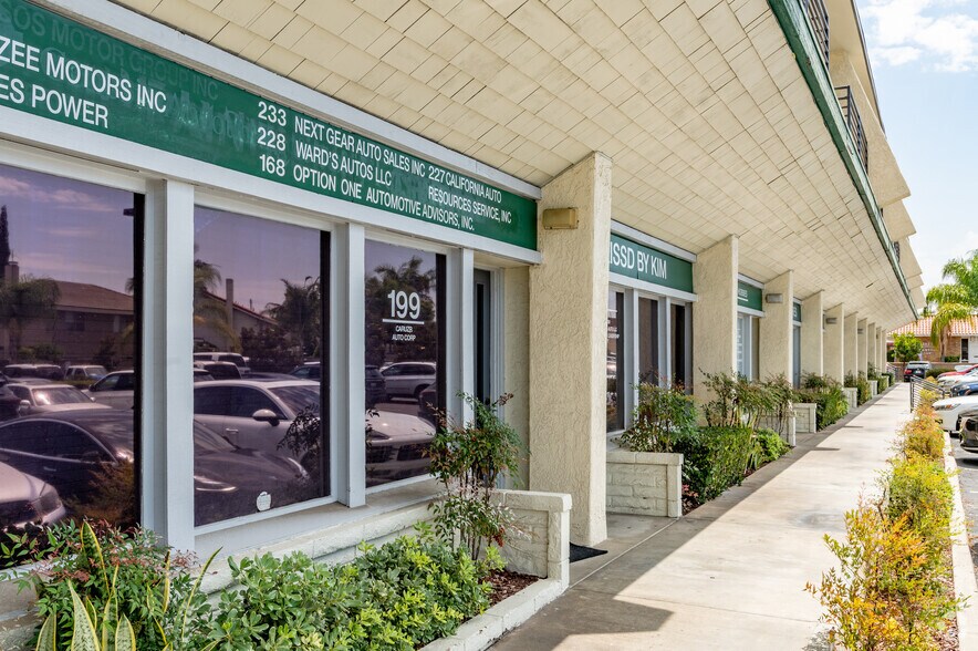 More Photos Of 2050 W Chapman Ave, Orange Medical For Lease