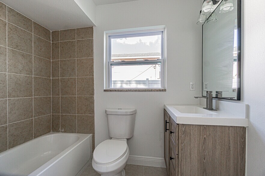 More Photos Of , Largo Unknown For Sale