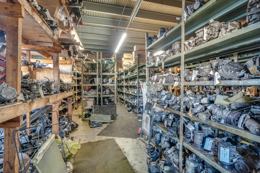 More Photos Of 116 Old Thomas Bridge Rd, Bluff City Warehouse For Lease