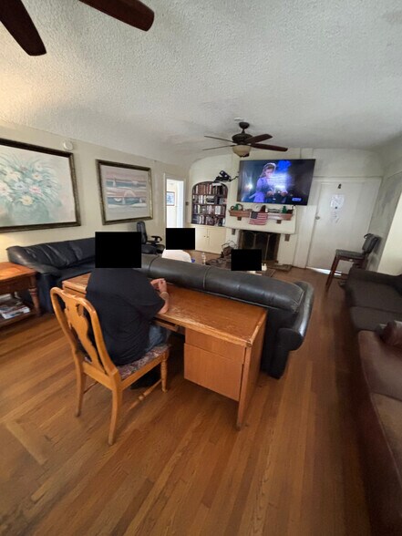 More Photos Of 2025 N Broadway, Santa Ana Office Residential For Lease