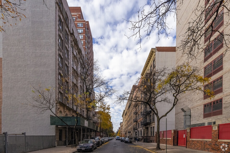 More Photos Of 516-520 W 112th St, New York Apartments For Lease
