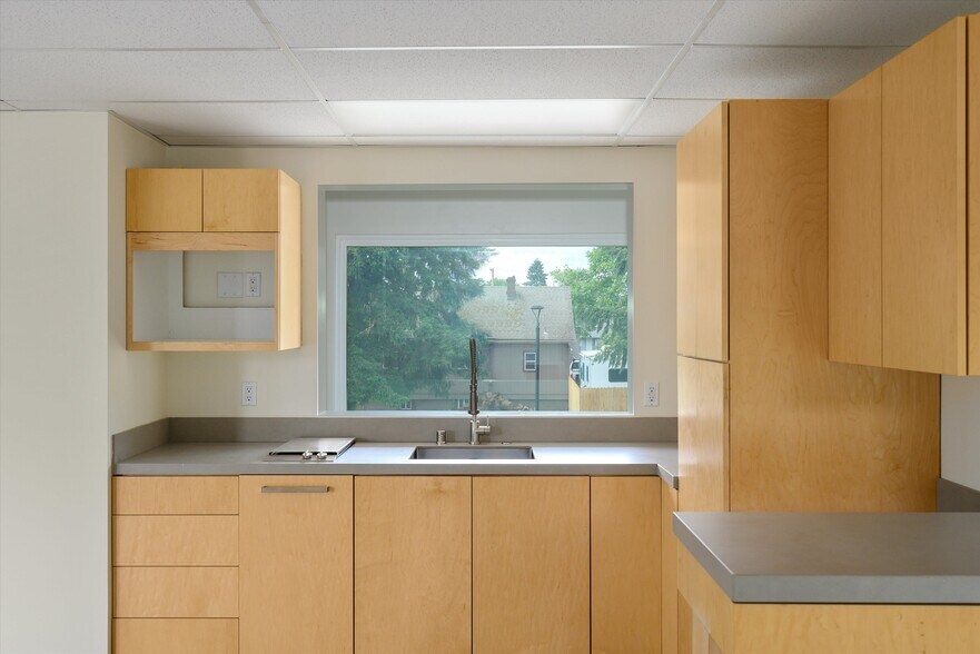 More Photos Of 3128 E Evergreen Blvd, Vancouver Loft Creative Space For Sale