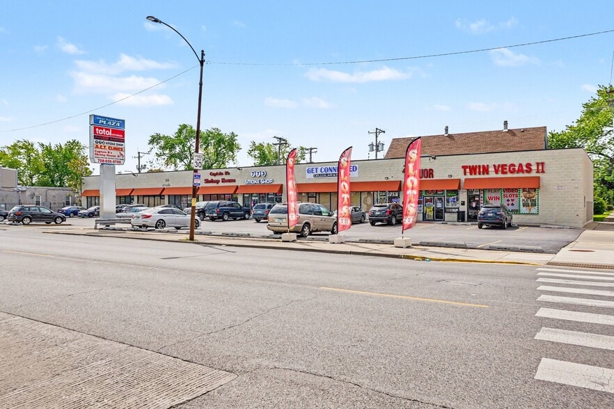 More Photos Of 5633-5647 W Roosevelt Rd, Cicero Freestanding For Sale