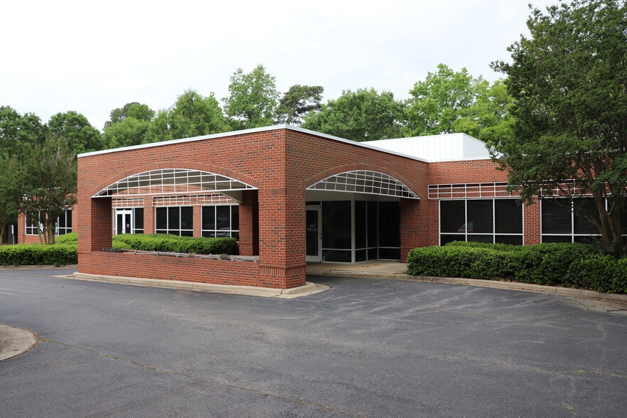 More Photos Of 8025 Creedmoor Rd, Raleigh Office For Sale