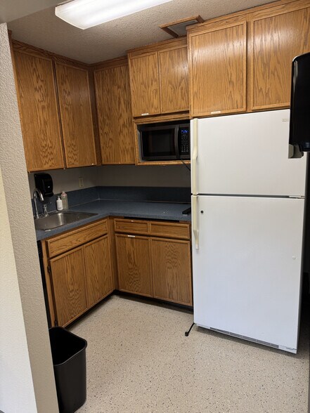 More Photos Of 151 Stewart Rd SW, Sumner Office For Lease