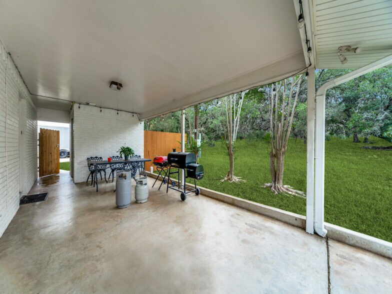 More Photos Of 8424 Indian Hills Ln, Boerne Light Distribution For Lease