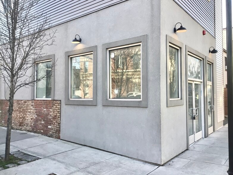 More Photos Of 912 Bergenline Ave, Union City Storefront Retail Residential For Lease