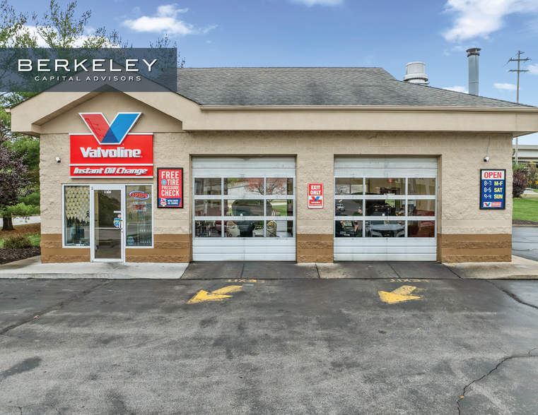 Primary Photo Of 1100 E Pearce Blvd, Wentzville Auto Repair For Sale