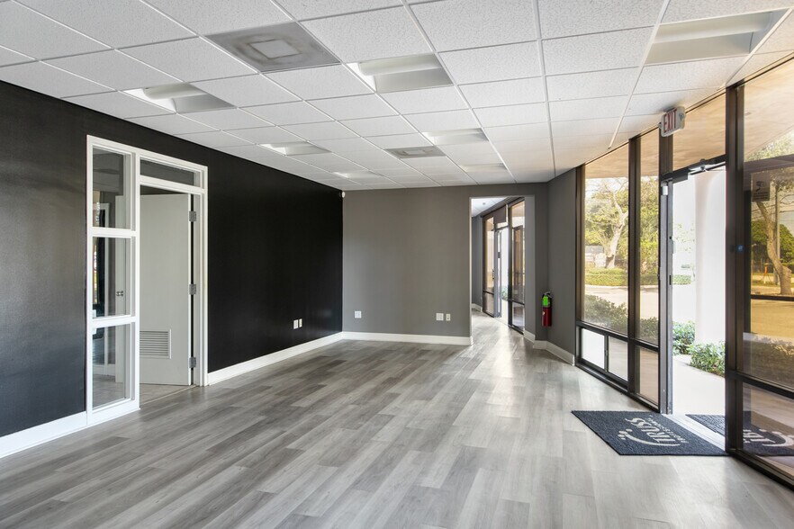 More Photos Of 6451 E Rogers Cir, Boca Raton Light Manufacturing For Lease