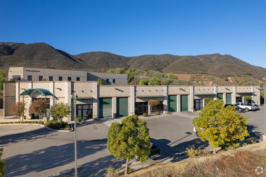 More Photos Of 42108 Roick Dr, Temecula Warehouse For Lease