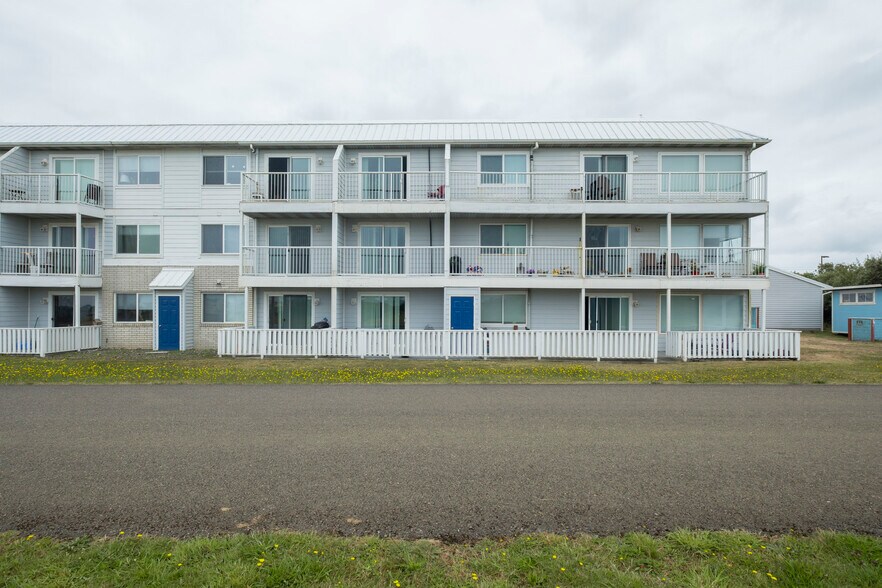 More Photos Of 605 Point Brown Ave NW, Ocean Shores Apartments For Sale