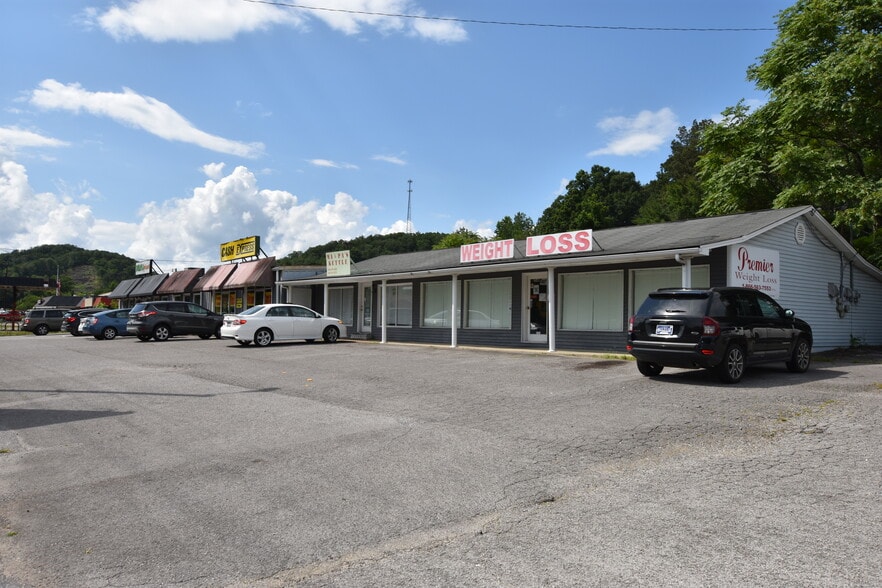 Primary Photo Of 522-546 E Tri County Blvd, Oliver Springs Freestanding For Sale