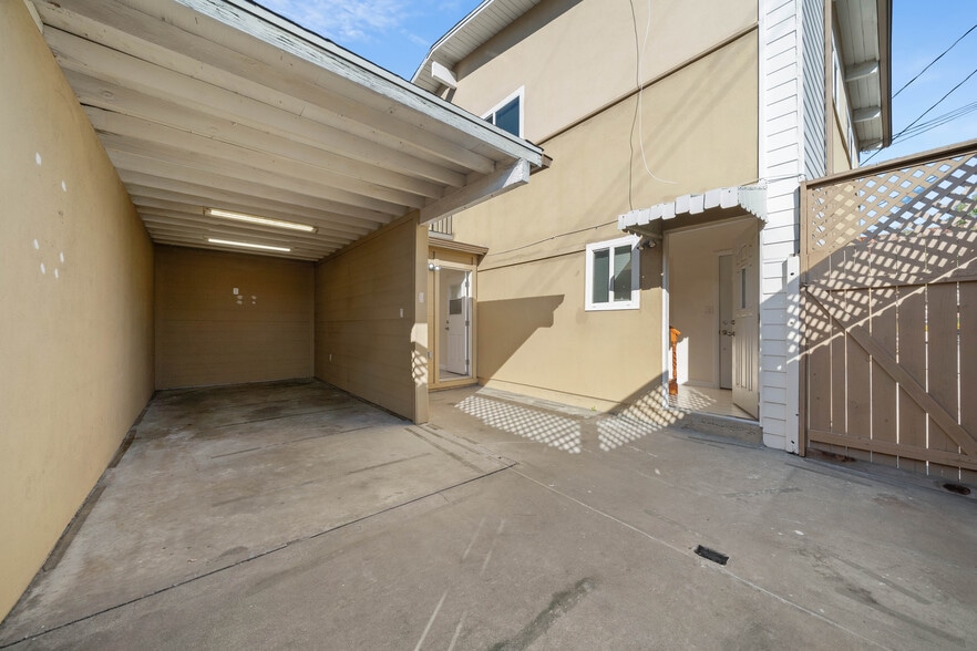 More Photos Of 2014-2016 Peyton Ave, Burbank Apartments For Sale