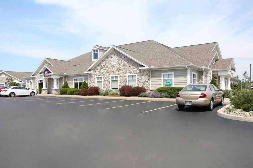 More Photos Of 1 Saredon Pl, Rochester Medical For Lease