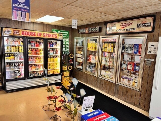 More Photos Of 503 E Elm Dr, Loyal Freestanding For Sale