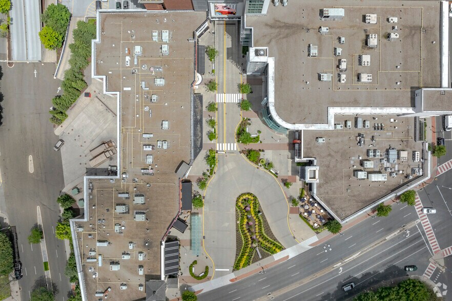 More Photos Of 100 Greyrock Pl, Stamford Unknown For Lease