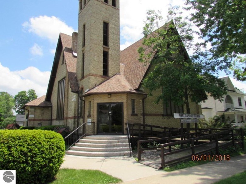 Primary Photo Of 534 N State St, Alma Religious Facility For Sale