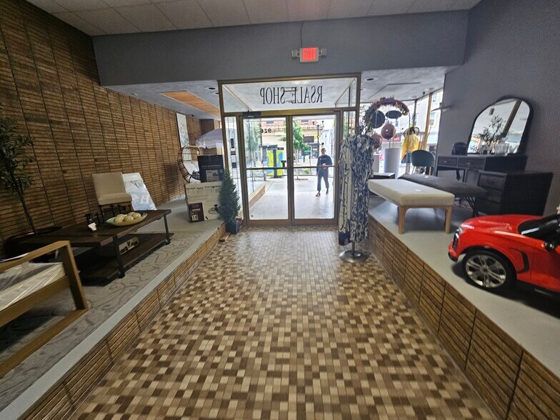 More Photos Of 926-928 W Hamilton St, Allentown Storefront Retail Office For Sale