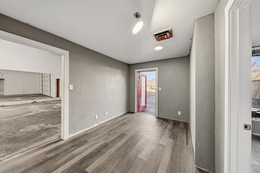 More Photos Of 727 Welch St, Medford Industrial For Sale