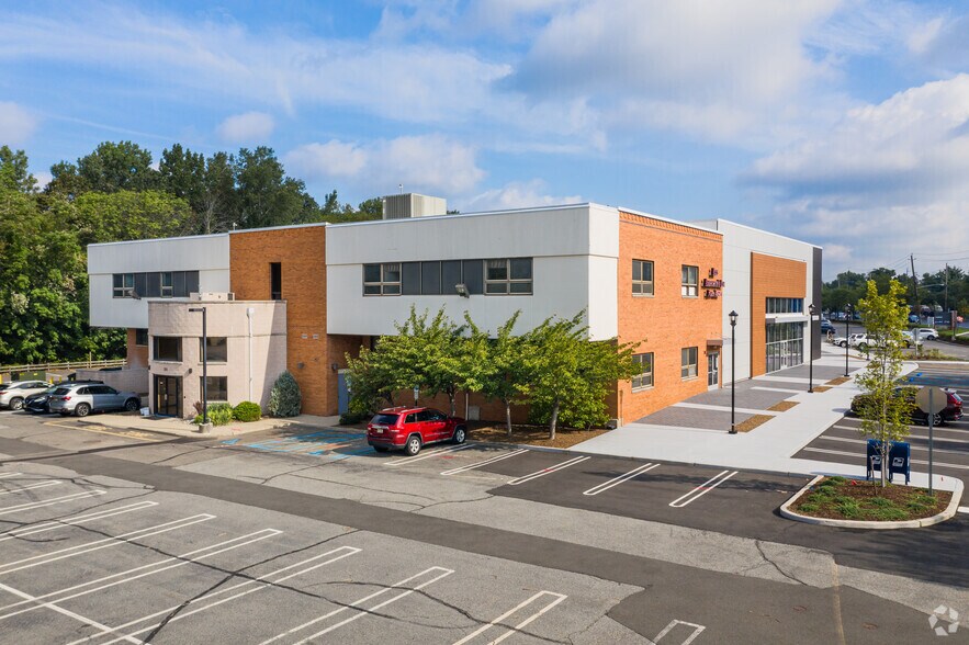 More Photos Of 289-315 Route 17 S, Paramus General Retail For Lease