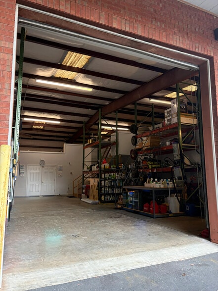 More Photos Of 3640 Hewatt Ct, Snellville Light Distribution For Sale