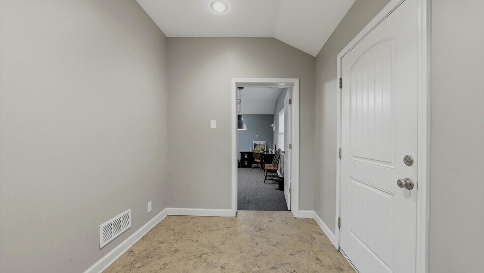 More Photos Of 2450 NW Lowenstein Dr, Lee's Summit Flex For Sale