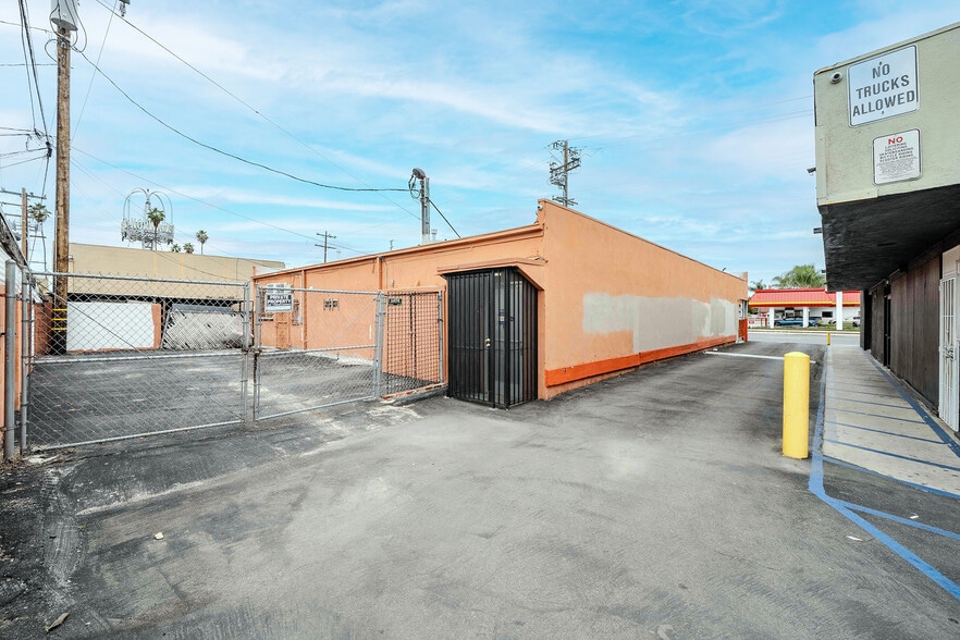 More Photos Of , Norwalk General Retail For Sale