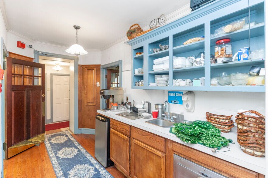 More Photos Of 3164 Main St, Green Lane Restaurant For Sale