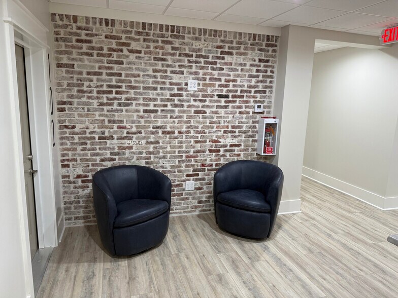 More Photos Of 124 Court St, Bay Saint Louis Office For Sale