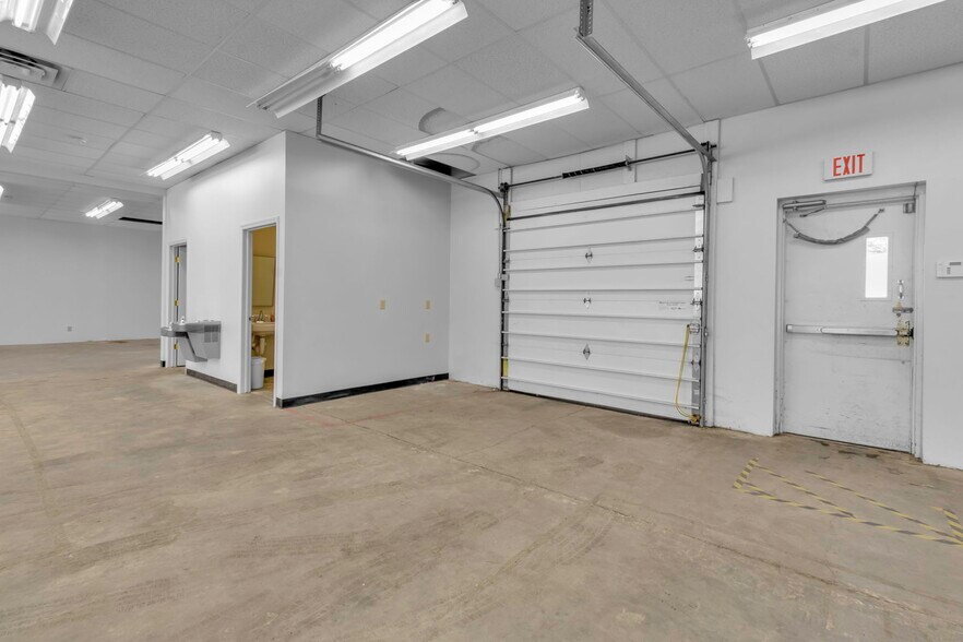 More Photos Of 3218 Transit Rd, West Seneca Storefront Retail Office For Lease