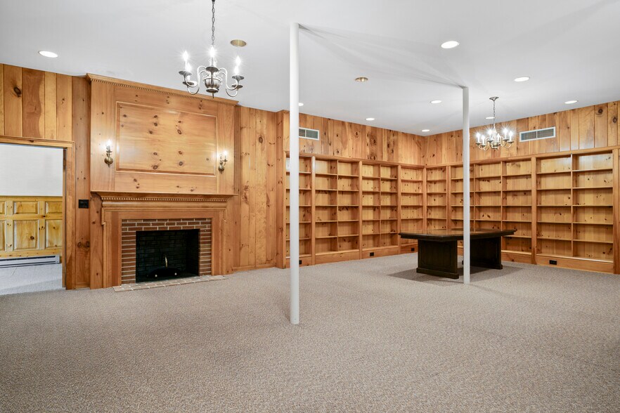 More Photos Of 45 Old Granite Rd, Ossipee Office For Sale