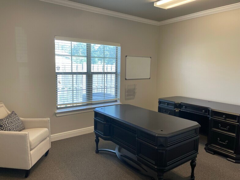 More Photos Of 14635 S Harrell's Ferry Rd, Baton Rouge Office For Sale