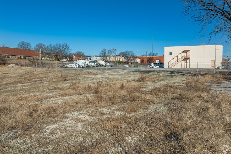 More Photos Of 1100 S Elm St, Greensboro Land For Lease