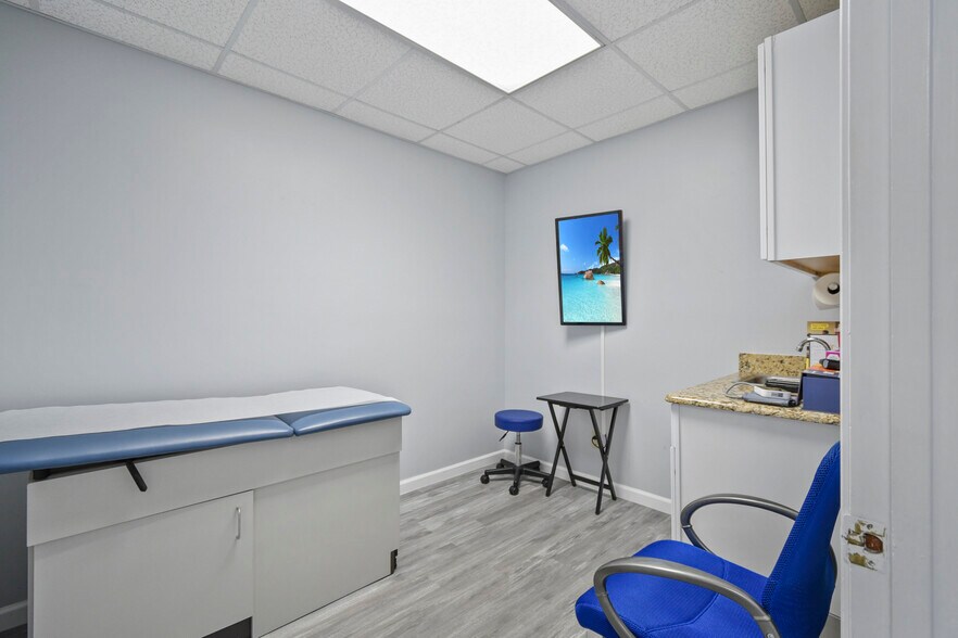 More Photos Of , Jacksonville Office For Sale